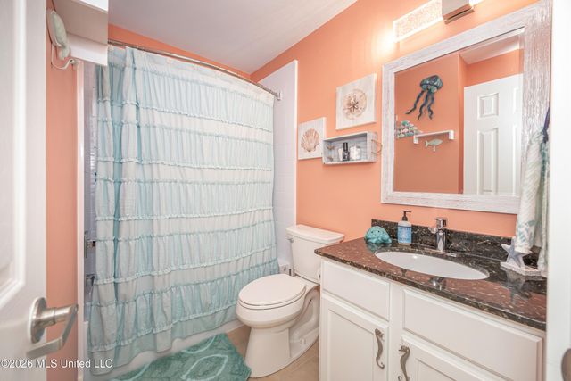 2421 Beachview Drive, H08, Ocean Springs, MS 39564