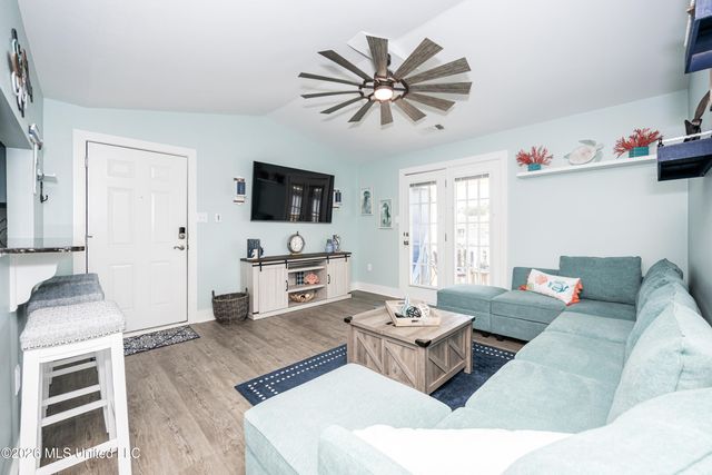 2421 Beachview Drive, H08, Ocean Springs, MS 39564