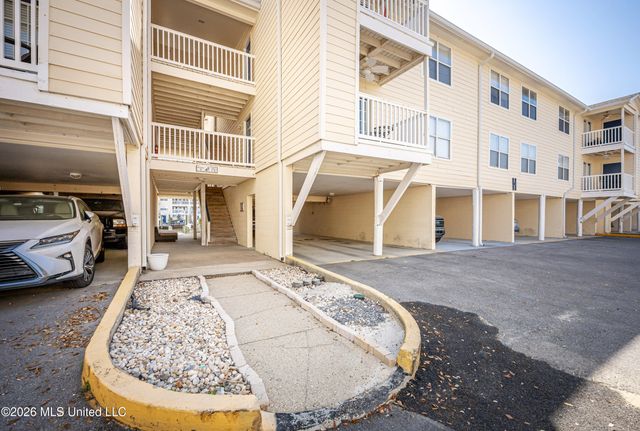 2421 Beachview Drive, H08, Ocean Springs, MS 39564