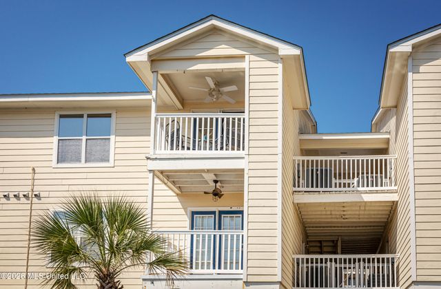 2421 Beachview Drive, H08, Ocean Springs, MS 39564