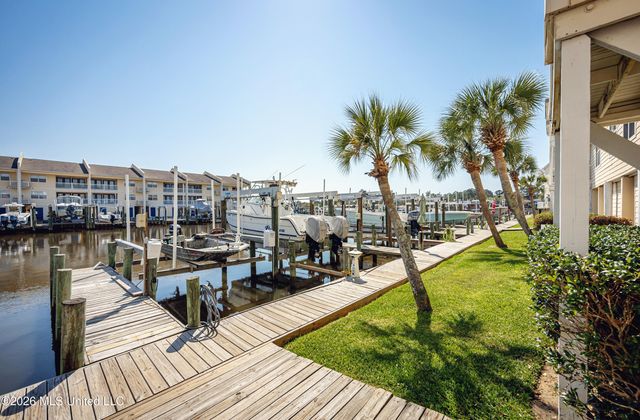 2421 Beachview Drive, H08, Ocean Springs, MS 39564