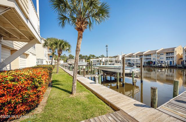 2421 Beachview Drive, H08, Ocean Springs, MS 39564