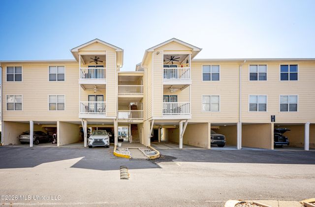 2421 Beachview Drive, H08, Ocean Springs, MS 39564