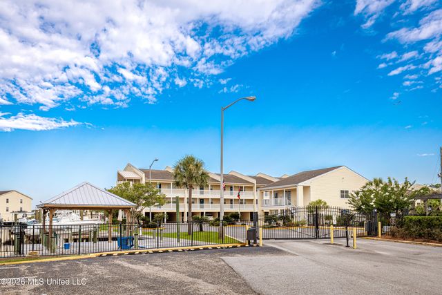 2421 Beachview Drive, H08, Ocean Springs, MS 39564