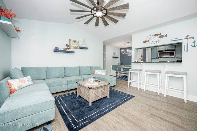 2421 Beachview Drive, H08, Ocean Springs, MS 39564