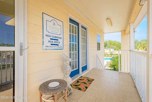 2421 Beachview Drive, H08, Ocean Springs, MS 39564