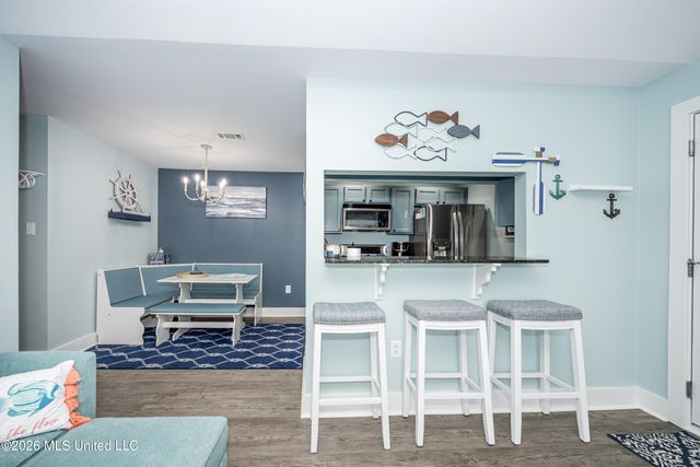 2421 Beachview Drive, H08, Ocean Springs, MS 39564