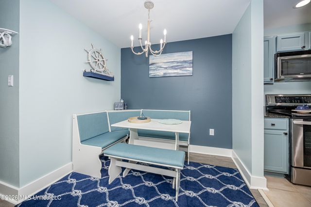 2421 Beachview Drive, H08, Ocean Springs, MS 39564