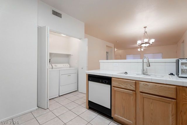 2153 Jasper Bluff Street 103, Las Vegas, NV 89117