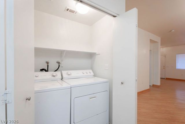 2153 Jasper Bluff Street 103, Las Vegas, NV 89117