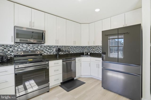 814 SEAL HARBOUR, Pasadena, MD 21122