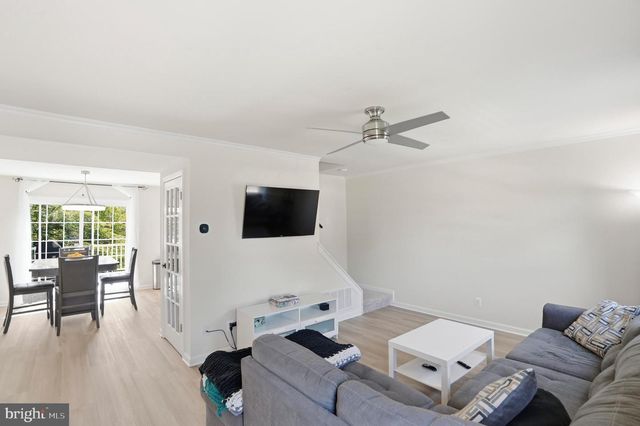 814 SEAL HARBOUR, Pasadena, MD 21122
