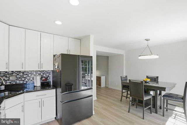 814 SEAL HARBOUR, Pasadena, MD 21122