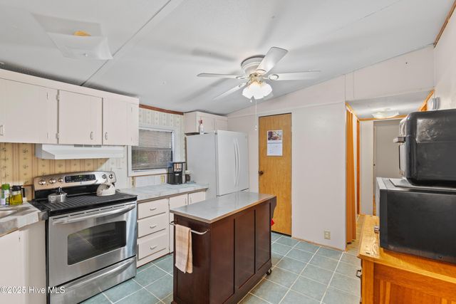 2773 Pirate Lane SW, Supply, NC 28462