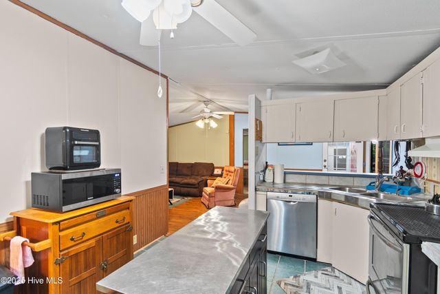 2773 Pirate Lane SW, Supply, NC 28462