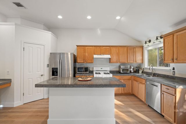 5613 Lomita Verde CIR, Austin, TX 78749