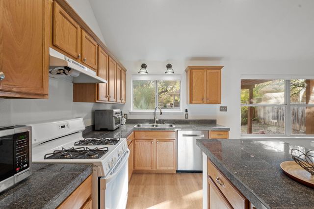 5613 Lomita Verde CIR, Austin, TX 78749