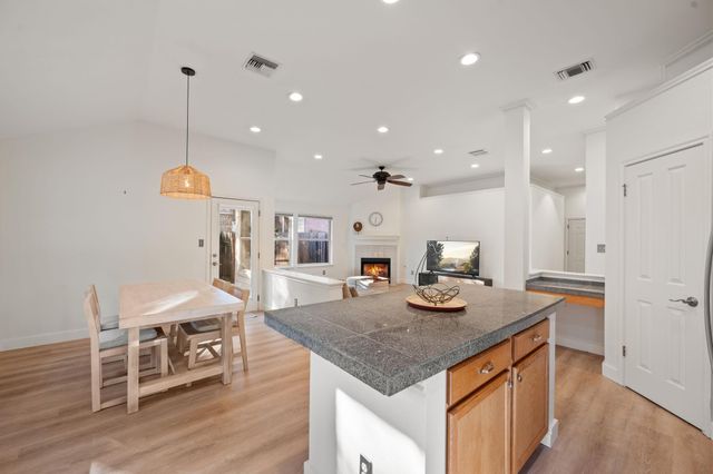 5613 Lomita Verde CIR, Austin, TX 78749