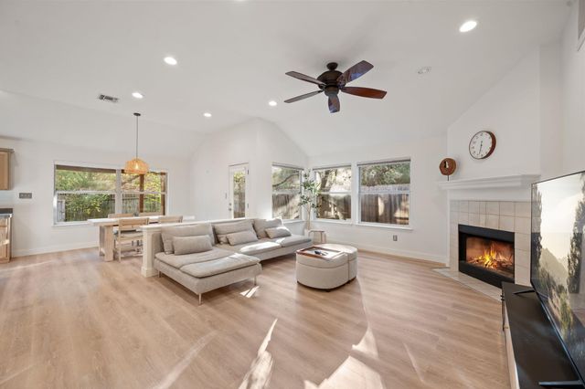 5613 Lomita Verde CIR, Austin, TX 78749