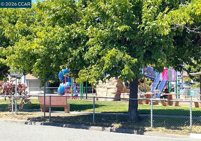 725 Boyd Ave, Richmond, CA 94805