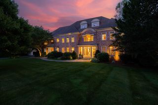 17 Olde Hickory Path, Westborough, MA 01581