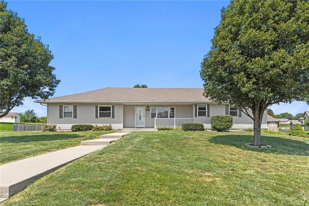 2504 N 111th Terrace, Kansas City, KS 66109 — exterior