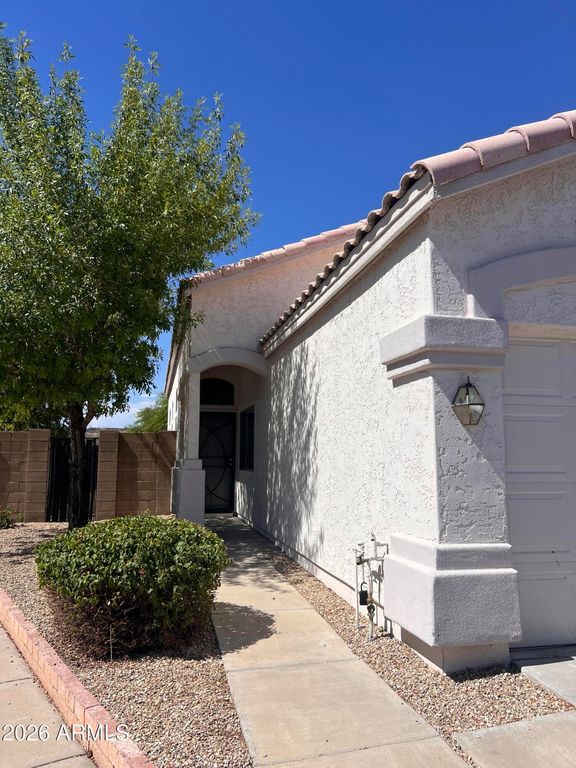 3580 W CHAMA Road, Glendale, AZ 85310