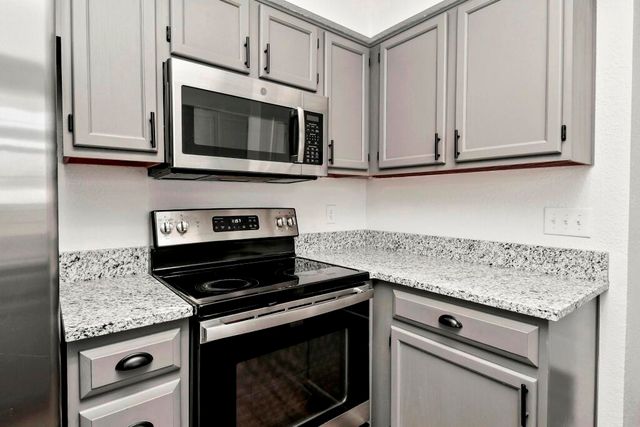 206 N Hightower Avenue, Nixa, MO 65714