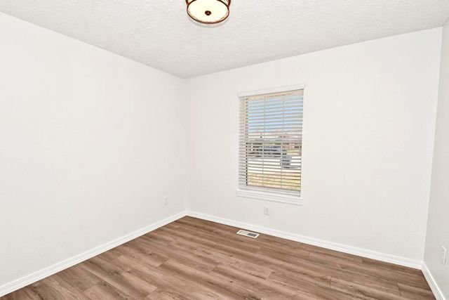 206 N Hightower Avenue, Nixa, MO 65714