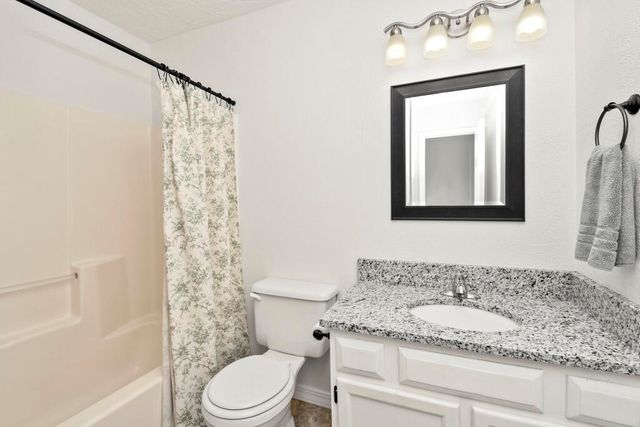 206 N Hightower Avenue, Nixa, MO 65714