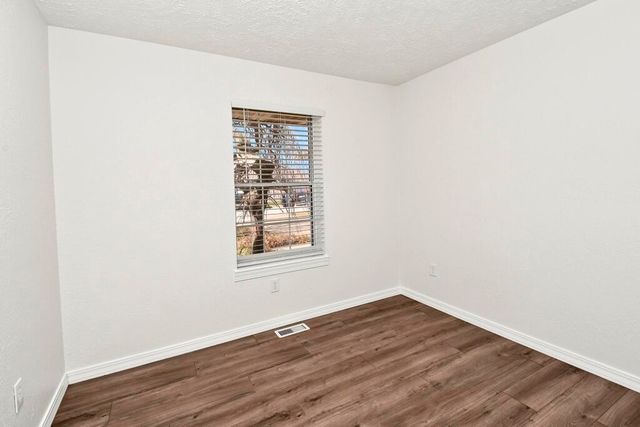 206 N Hightower Avenue, Nixa, MO 65714