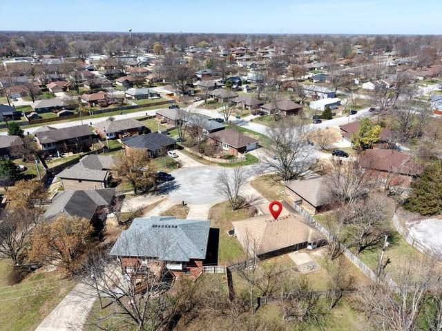 206 N Hightower Avenue, Nixa, MO 65714