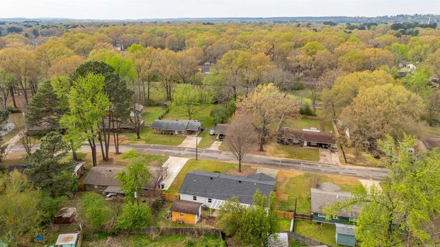 1310 Sunset Drive, Conway, AR 72034