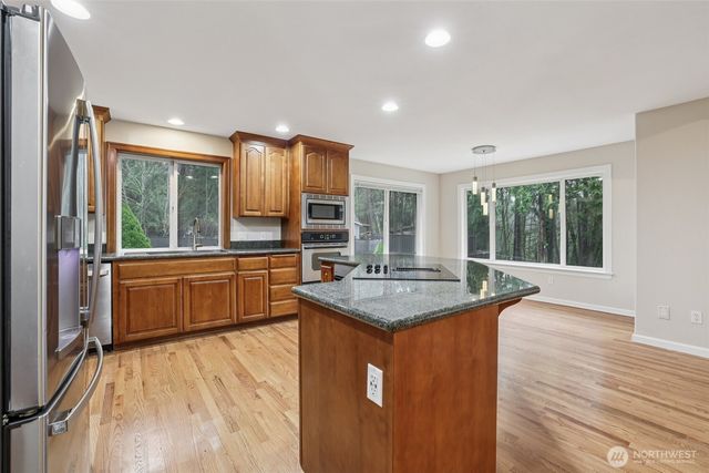 36121 79th Avenue S, Roy, WA 98027