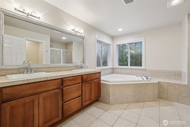 36121 79th Avenue S, Roy, WA 98027