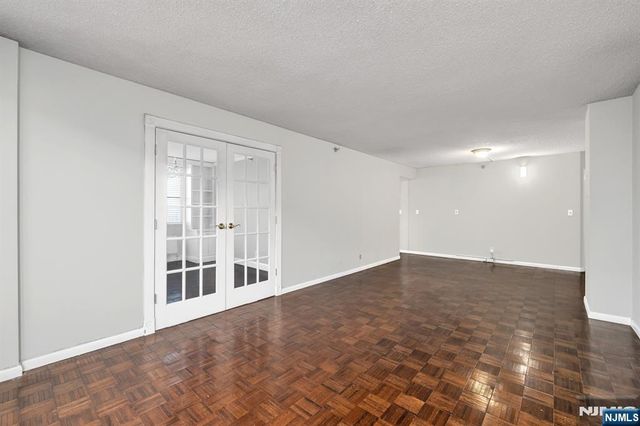 326 Prospect Avenue 8E, Hackensack, NJ 07601