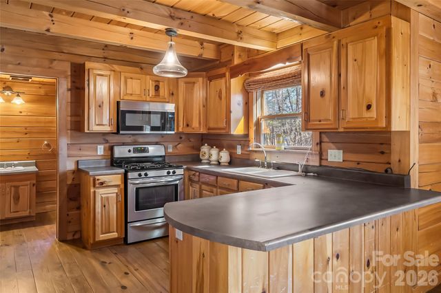 460 Cascades Parkway, Nebo, NC 28761