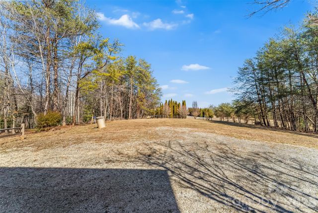 460 Cascades Parkway, Nebo, NC 28761