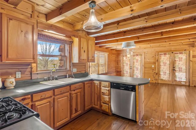 460 Cascades Parkway, Nebo, NC 28761