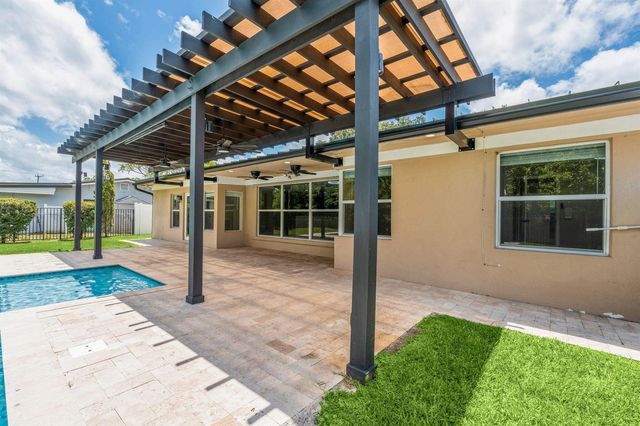 9200 SW 51st Place, Cooper City, FL 33328