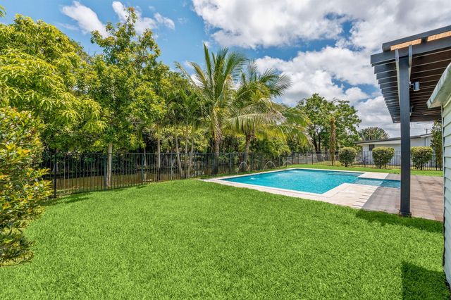 9200 SW 51st Place, Cooper City, FL 33328