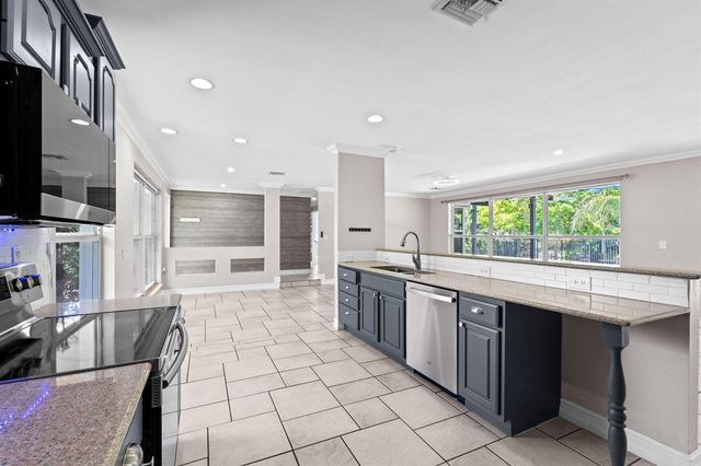 9200 SW 51st Place, Cooper City, FL 33328