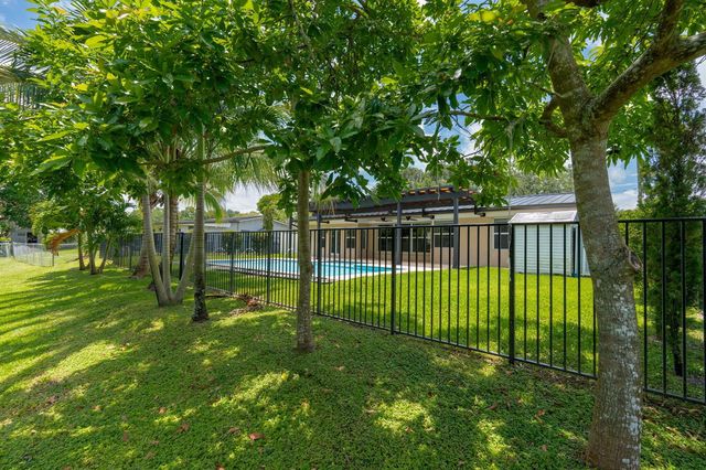 9200 SW 51st Place, Cooper City, FL 33328