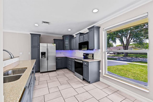 9200 SW 51st Place, Cooper City, FL 33328