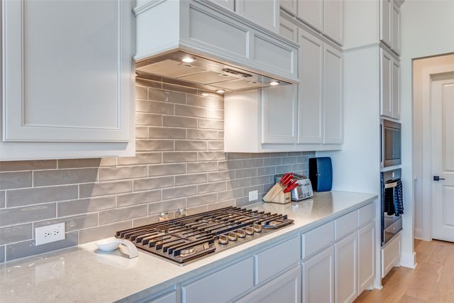 14440 Overlook Park Drive, Fort Worth, TX 76008