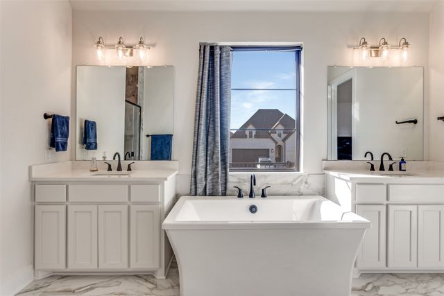 14440 Overlook Park Drive, Fort Worth, TX 76008