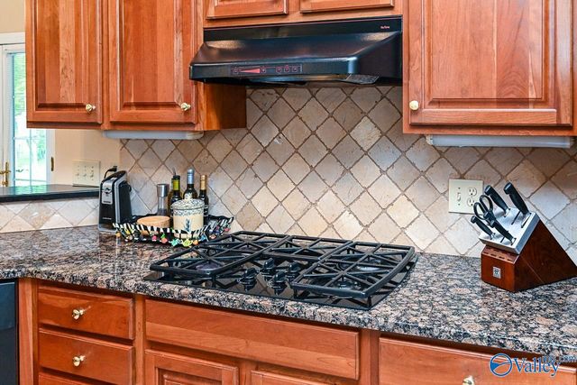 1102 Vines Drive NE, Hartselle, AL 35640