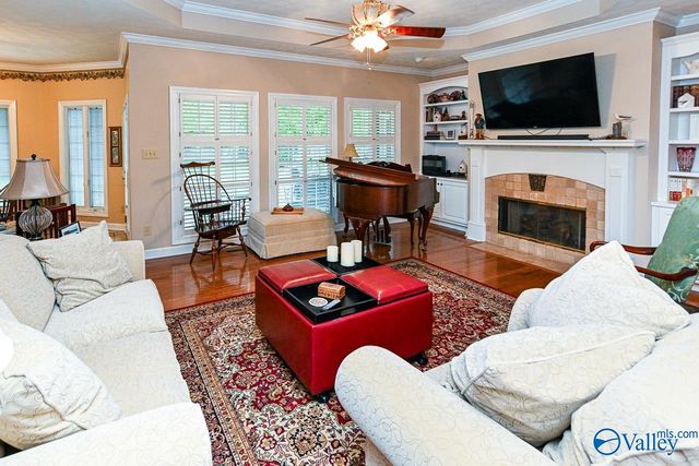 1102 Vines Drive NE, Hartselle, AL 35640