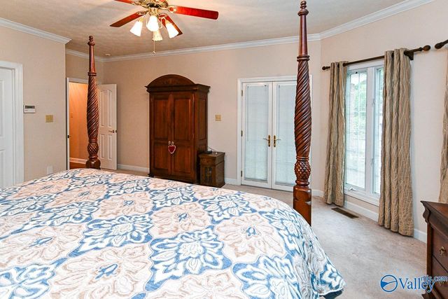 1102 Vines Drive NE, Hartselle, AL 35640