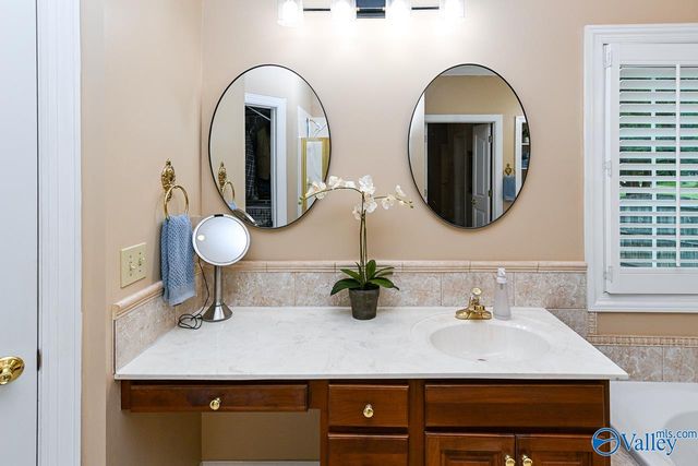 1102 Vines Drive NE, Hartselle, AL 35640